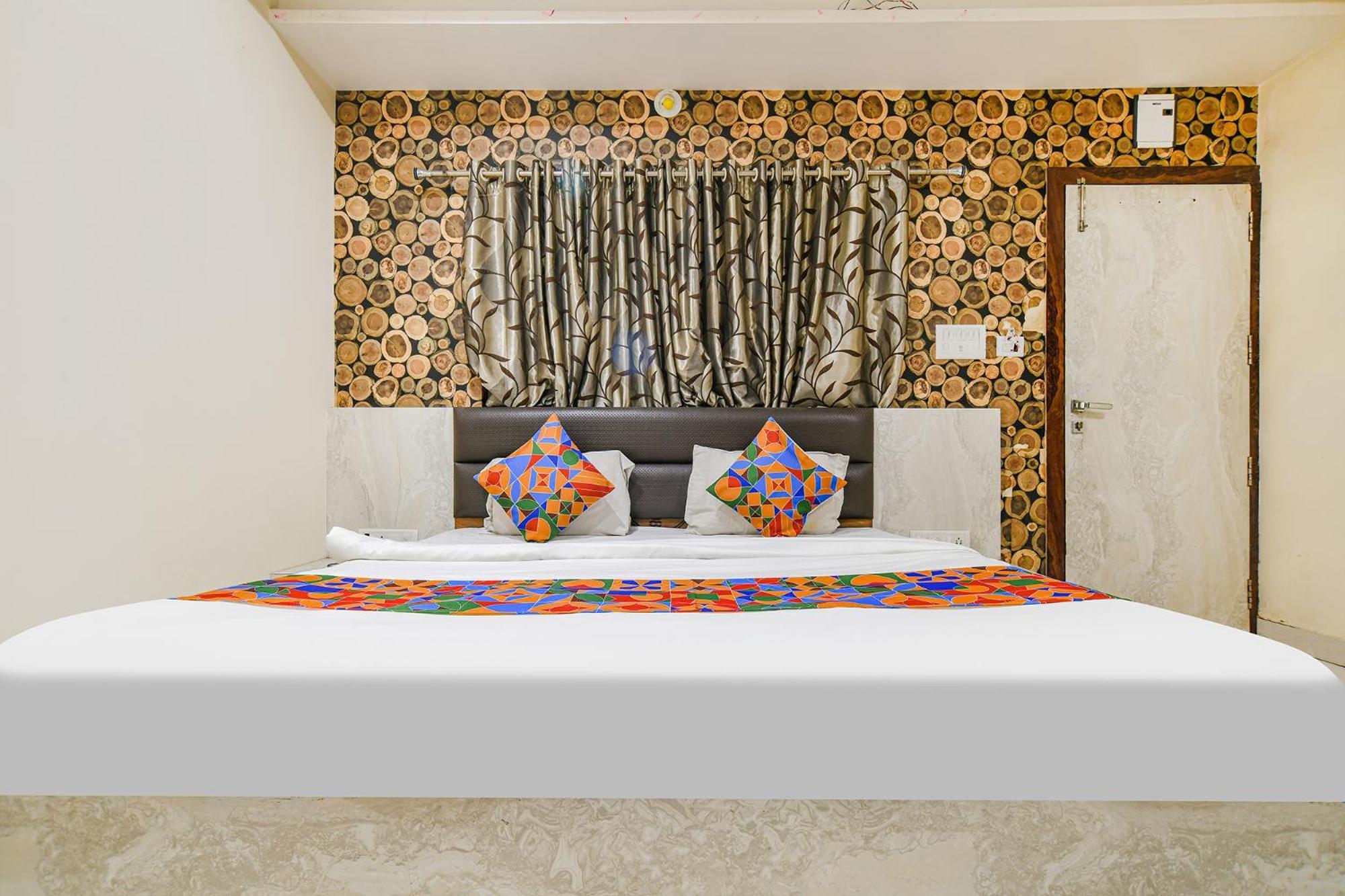 Fabhotel Shivam Palace- Near Mahakal Mandir Ujjain Εξωτερικό φωτογραφία