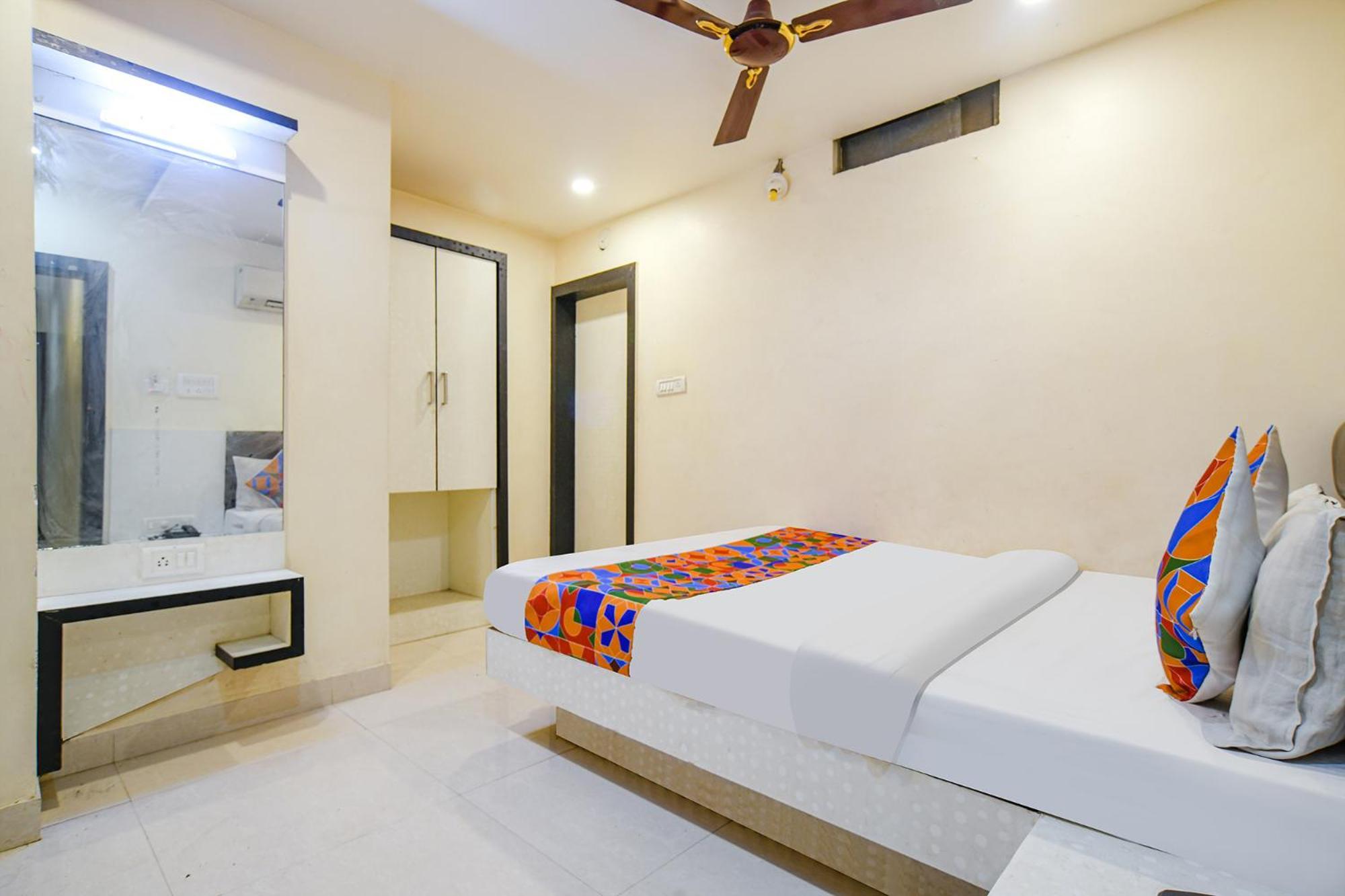 Fabhotel Shivam Palace- Near Mahakal Mandir Ujjain Εξωτερικό φωτογραφία