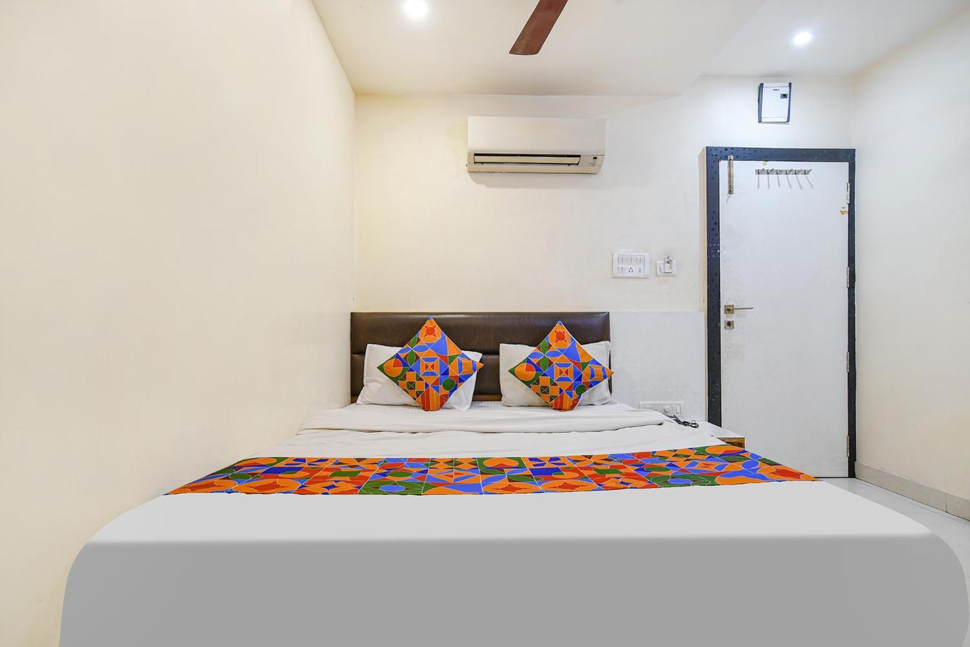 Fabhotel Shivam Palace- Near Mahakal Mandir Ujjain Εξωτερικό φωτογραφία