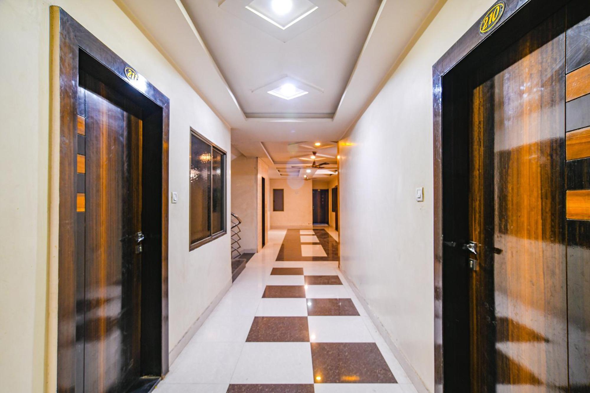 Fabhotel Shivam Palace- Near Mahakal Mandir Ujjain Εξωτερικό φωτογραφία