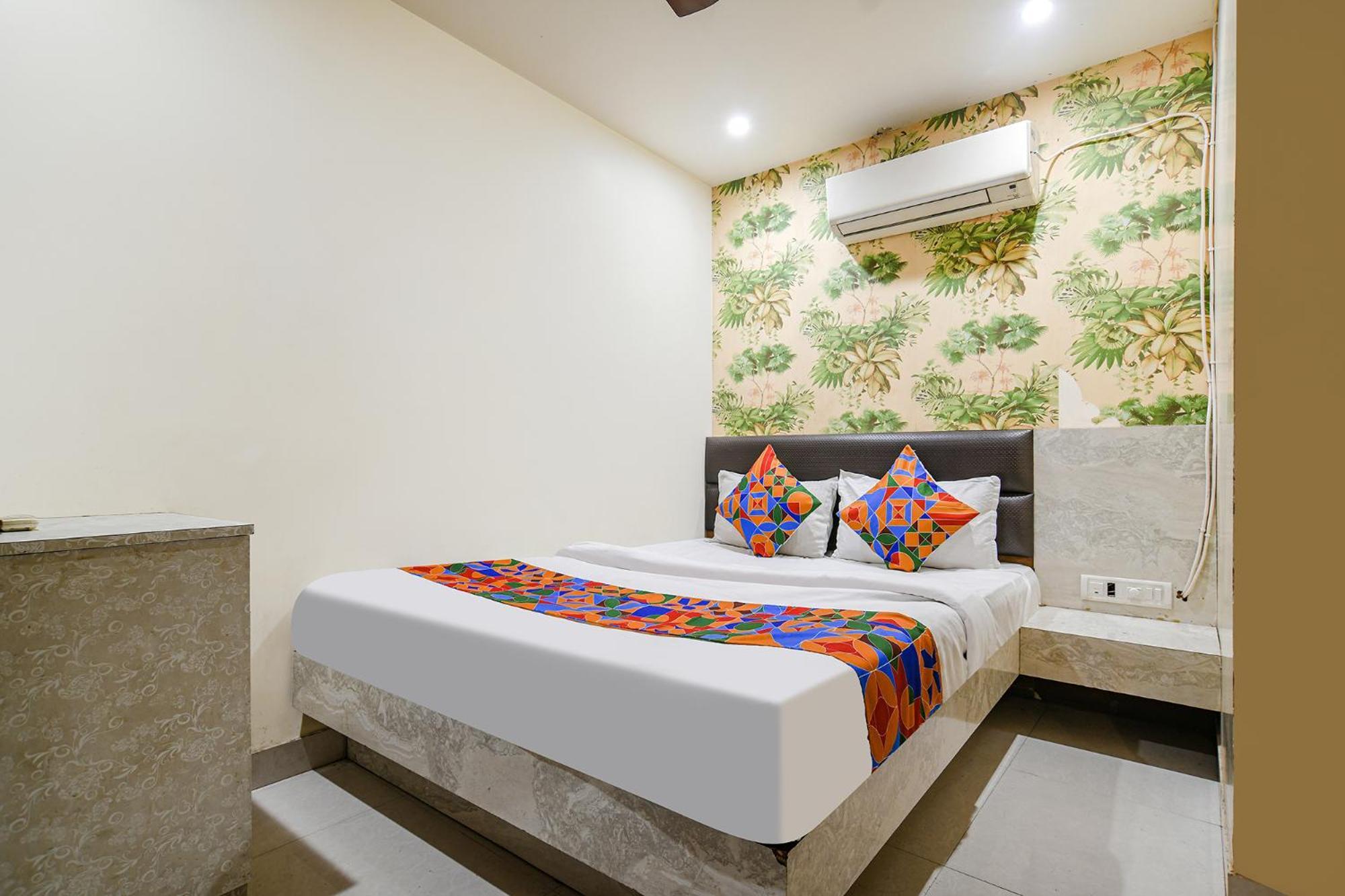 Fabhotel Shivam Palace- Near Mahakal Mandir Ujjain Εξωτερικό φωτογραφία